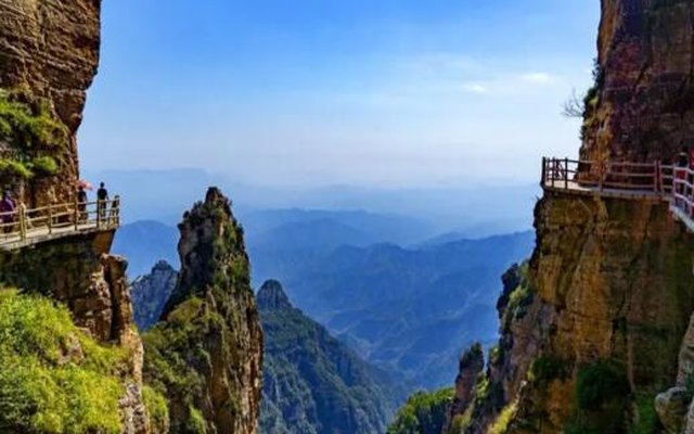 揭秘白石山最佳旅游季:为何秋季成为游客首选? 揭秘白石山最佳旅游季:为何秋季成为游客首选?